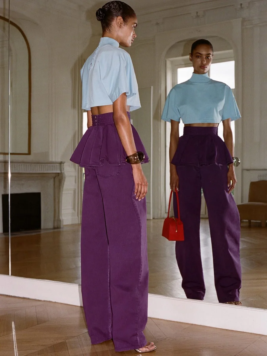 Alaïa's Blue-and-Purple Set, a Petite Fashion Trends 2026 Runway Moment on a petite woman