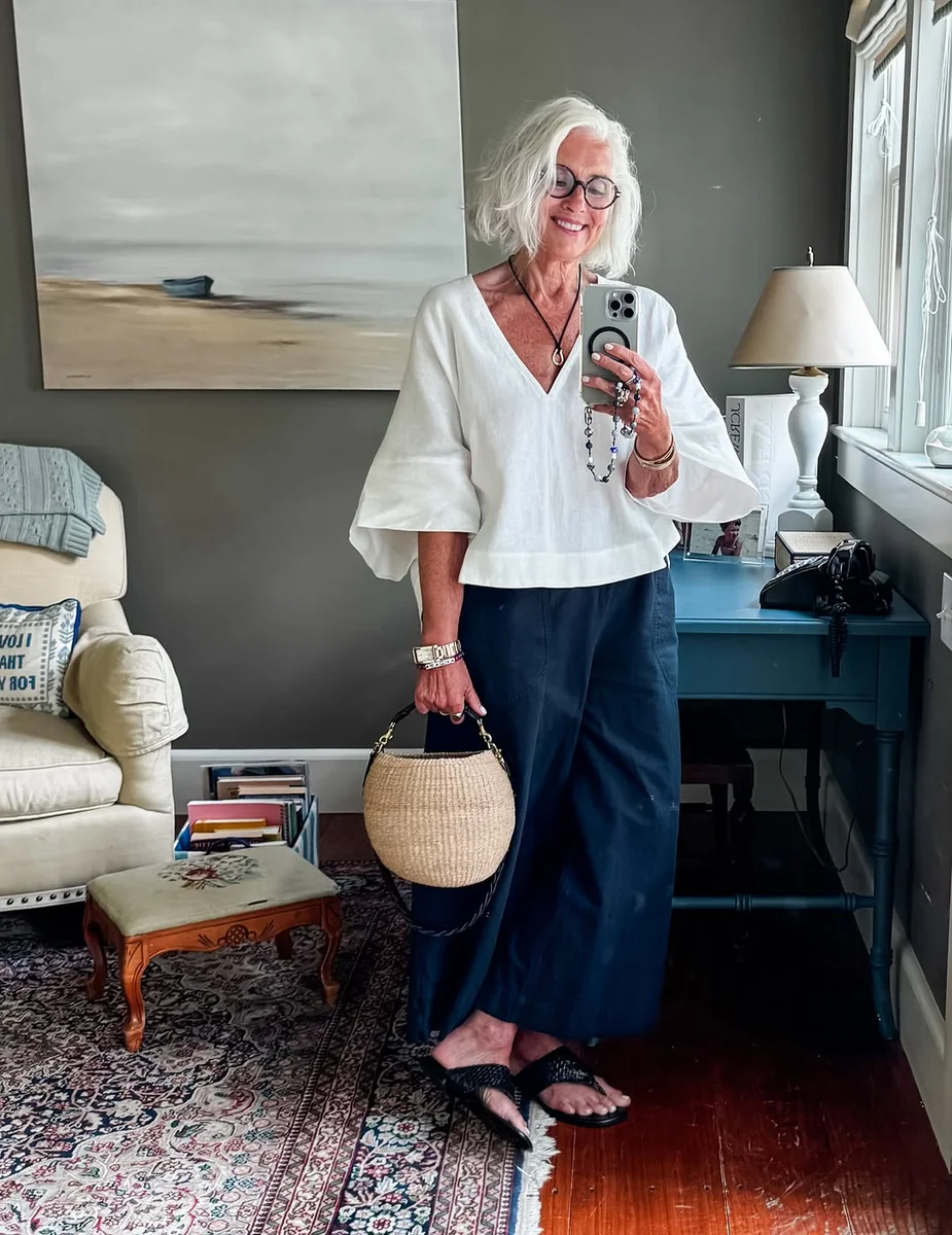 White and Navy, the Crispest Summer Pairing on a petite woman