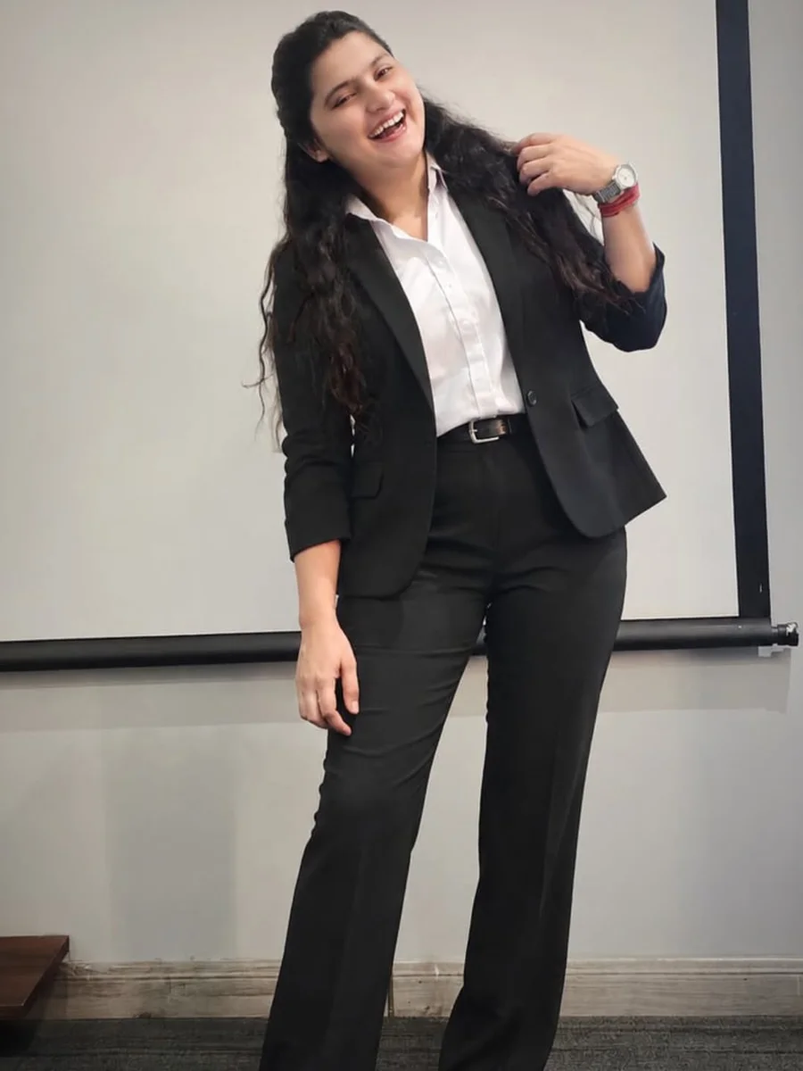 Office Outfits for Petite Women Start With This Black Blazer Combo on a petite woman