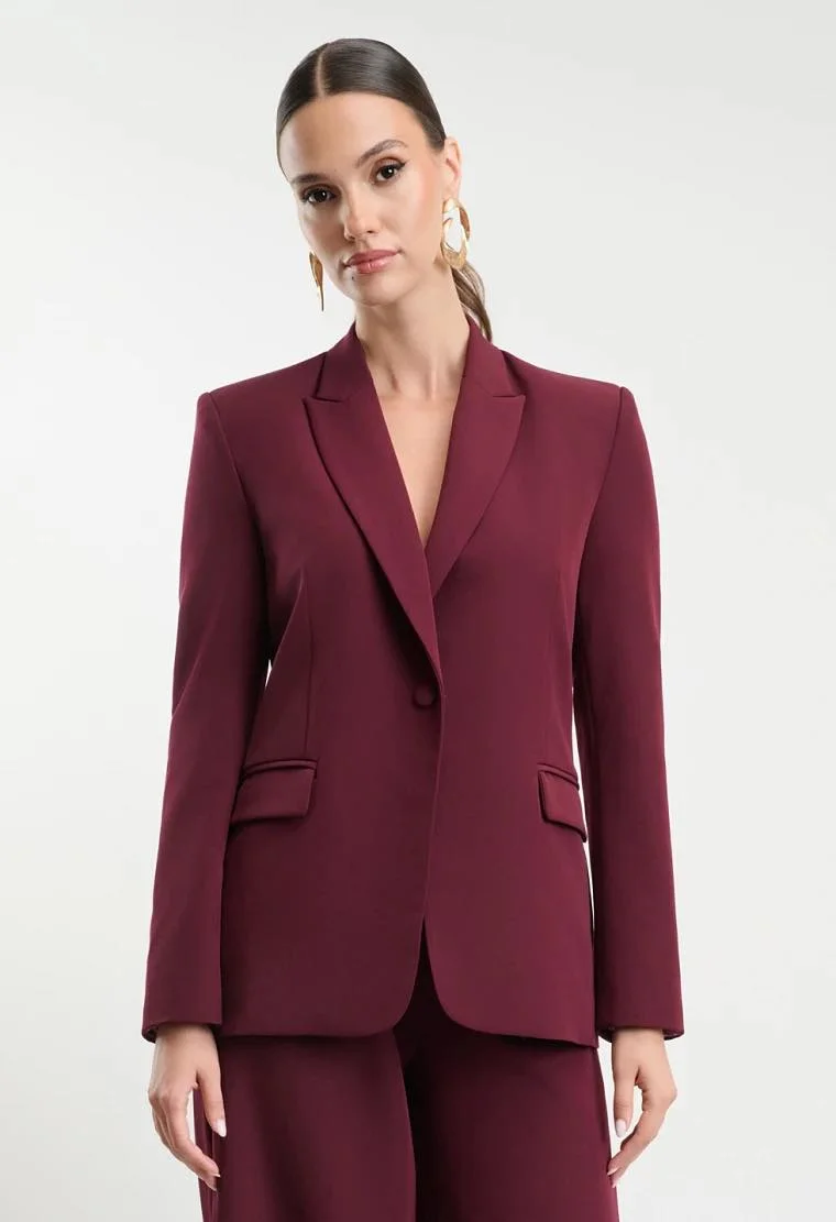 Maroon Monochrome Suit, a Business Casual Outfit Petite Women Will Wear on Repeat on a petite woman