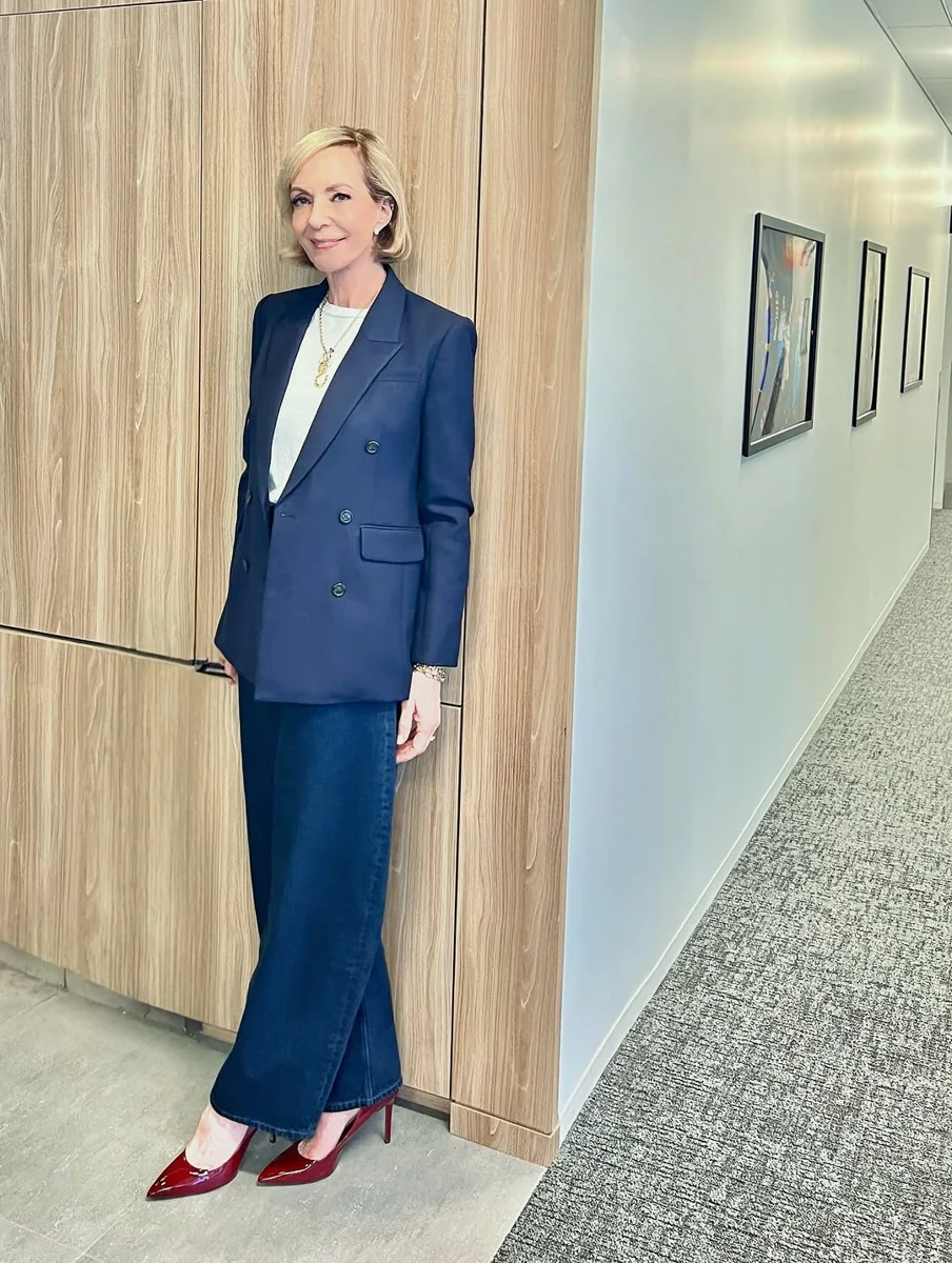 Blazer, Tee, and Jeans, the Friday Compromise on a petite woman