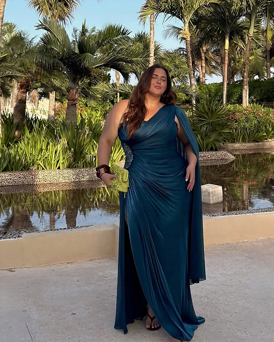 The Destination-Wedding Gown That Moves With the Breeze on a petite woman