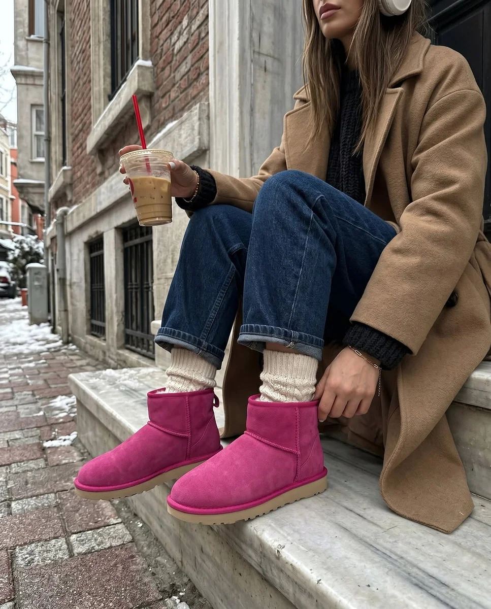 Pink UGG Boots and a Camel Coat: the Cozy Errand Uniform on a petite woman