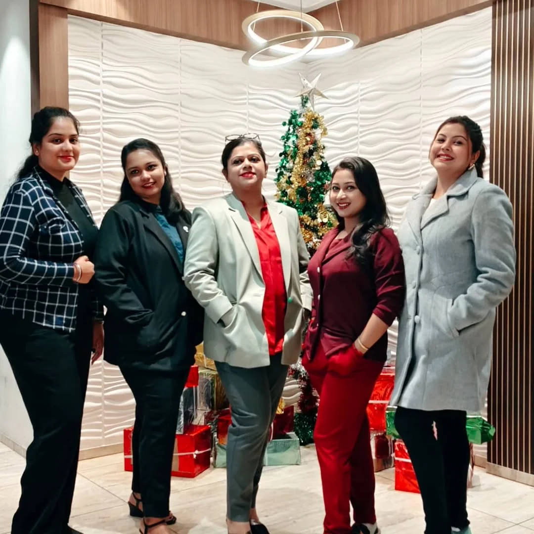 Office Christmas Party Outfits for Petites That Photograph Well in a Group on a petite woman